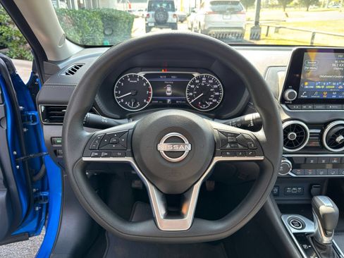 Used 2025 Nissan Sentra SV FWD image 21