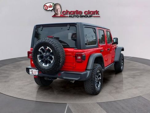 Used 2025 Jeep Wrangler Unlimited Rubicon AWD/4WD image 5