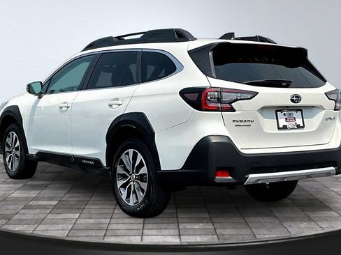 Used 2025 Subaru Outback Limited AWD/4WD image 4