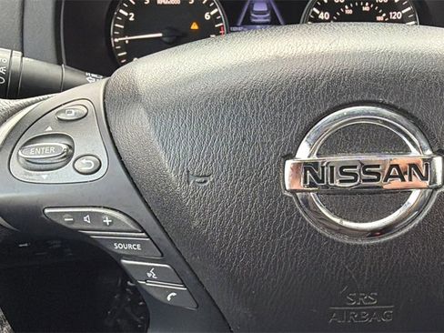Used 2017 Nissan Pathfinder Platinum image 33