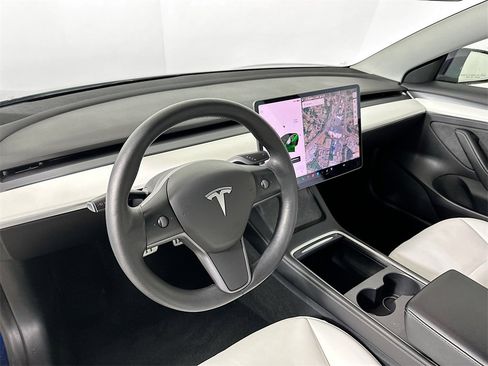 Used 2021 Tesla Model 3 Performance image 10