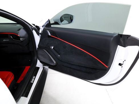 Used 2022 Ferrari Roma RWD image 19