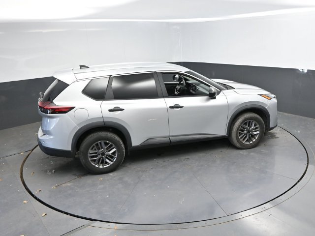 Used 2024 Nissan Rogue S AWD/4WD image 30