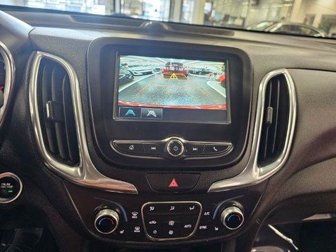 Used 2018 Chevrolet Equinox LT FWD image 20