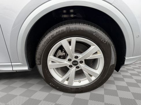 Used 2025 Audi Q5 Premium w/ Convenience Package image 10