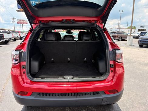 Used 2023 Jeep Compass Latitude AWD/4WD image 7