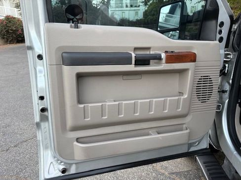 Used 2009 Ford F350 Cabela's image 36
