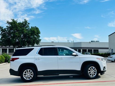 Used 2019 Chevrolet Traverse LT FWD image 12
