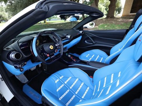 Used 2023 Ferrari 812 GTS RWD image 4