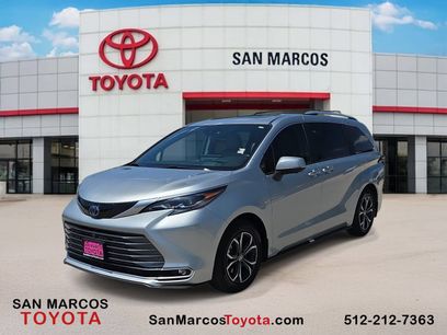 Used 2025 Toyota Sienna Platinum