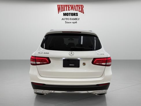 Used 2017 Mercedes-Benz GLC 300 4MATIC image 3
