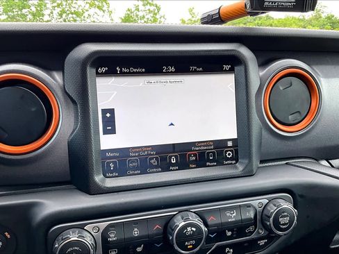 Used 2022 Jeep Gladiator Mojave w/ LED Lighting Group AWD/4WD image 32