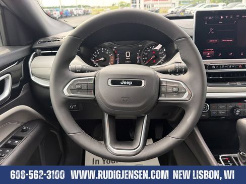 Used 2025 Jeep Compass Limited AWD/4WD image 14
