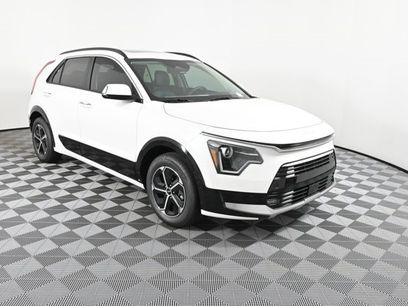 New 2025 Kia Niro SX