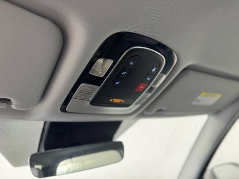 Used 2025 Hyundai Palisade SE FWD image 26