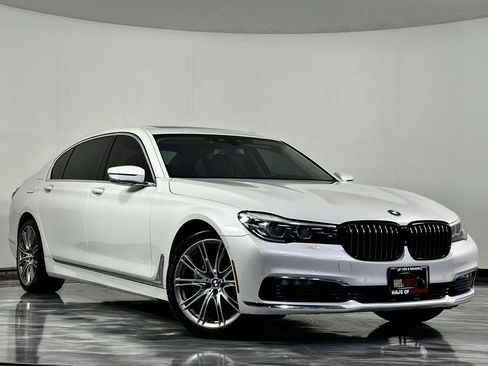 Used 2017 BMW 740i RWD image 3