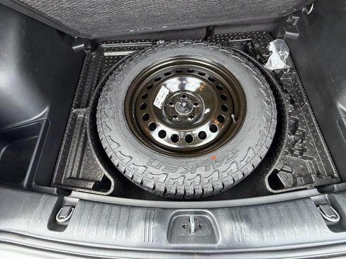 Used 2025 Jeep Compass Trailhawk AWD/4WD image 15