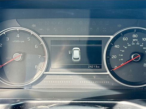 Used 2023 Kia Sorento LX image 12