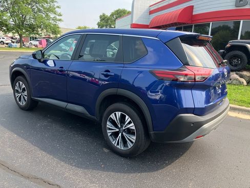 Used 2023 Nissan Rogue SV AWD/4WD image 4