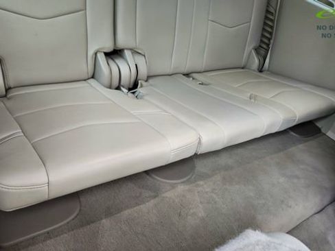 Used 2015 Cadillac Escalade Luxury RWD image 29