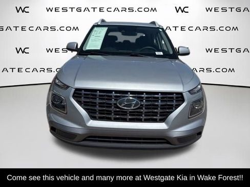 Used 2020 Hyundai Venue SEL FWD image 2