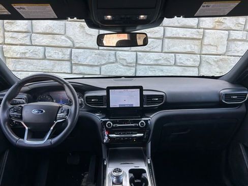 Used 2023 Ford Explorer ST-Line w/ Class IV Trailer Tow Package image 10