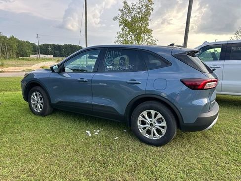 Used 2025 Ford Escape Active AWD/4WD image 9