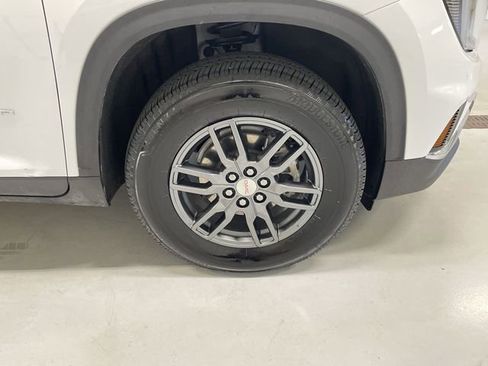 Certified 2025 GMC Acadia Elevation FWD image 14