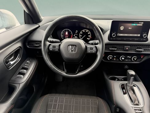 Used 2024 Honda HR-V Sport image 12