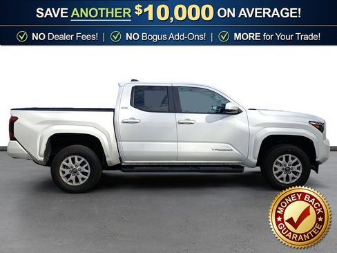 Used 2024 Toyota Tacoma SR5 image 4