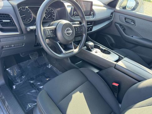Used 2023 Nissan Rogue S FWD image 12