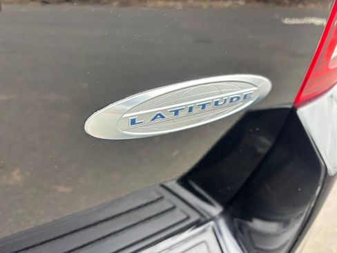 Used 2014 Jeep Compass Latitude image 10