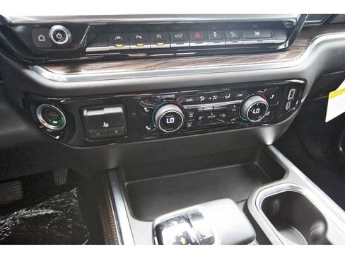 Used 2025 Chevrolet Silverado 1500 LT Trail Boss w/ LT Trail Boss Premium Package image 20