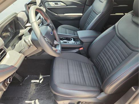 Used 2026 Ford Explorer ST-Line w/ ST-Line Street Pack AWD/4WD image 20