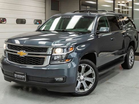 Used 2019 Chevrolet Suburban LT image 10