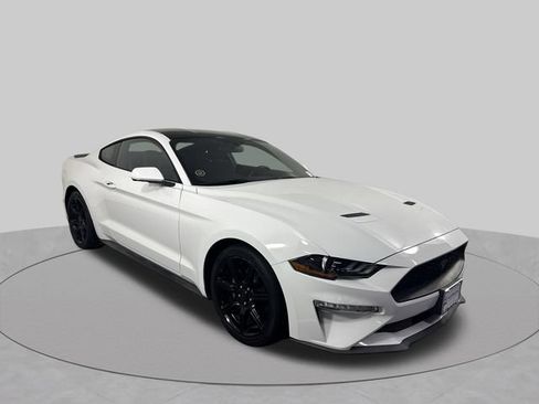 Used 2018 Ford Mustang Coupe w/ Equipment Group 101A RWD image 3
