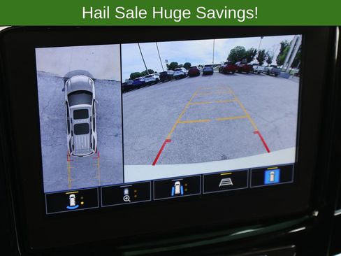 Used 2023 Chevrolet Traverse Premier FWD image 28