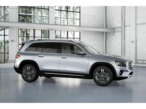 New 2025 Mercedes-Benz GLB 250 4MATIC image 14