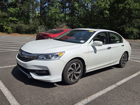 Used 2017 Honda Accord EX-L image 1