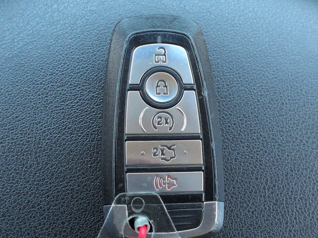 Used 2019 Ford Edge Titanium w/ Equipment Group 301A AWD/4WD image 30