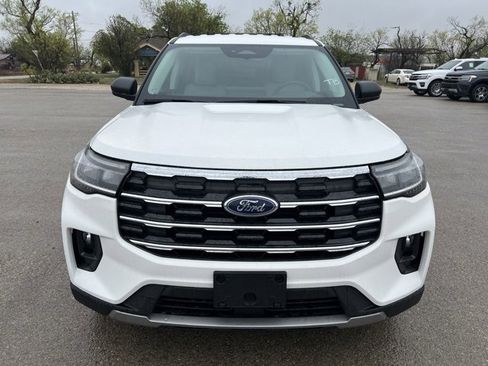 New 2025 Ford Explorer Active w/ Active Comfort Package image 2