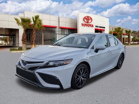 Certified 2024 Toyota Camry SE image 9