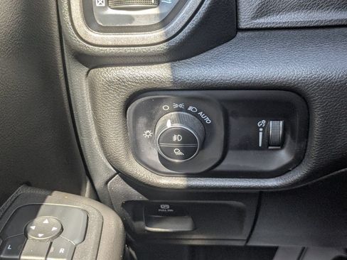 Used 2025 RAM 1500 Warlock AWD/4WD image 15