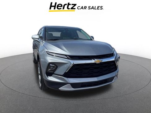 Used 2025 Chevrolet Blazer LT FWD image 1