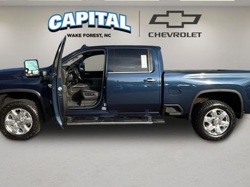 Used 2022 Chevrolet Silverado 2500 LTZ w/ LTZ Convenience Package image 13
