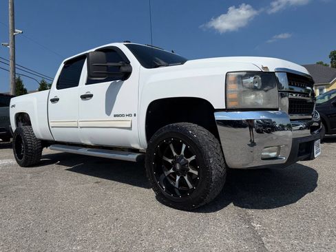Used 2009 Chevrolet Silverado 2500 LT w/ Exterior Plus Package AWD/4WD image 9