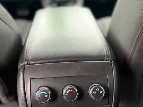 Used 2017 Chevrolet Traverse LT w/ Style and Technology Package AWD/4WD image 19