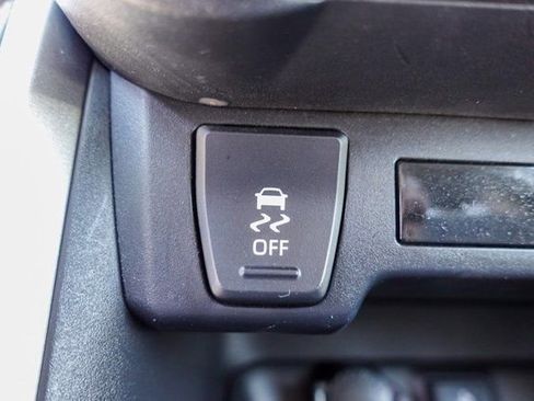 Used 2022 Toyota RAV4 XLE image 21