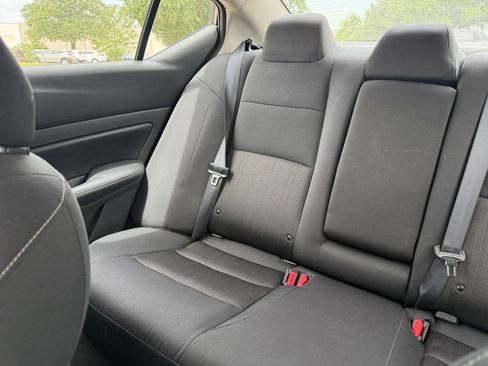Used 2025 Nissan Altima 2.5 SV FWD image 39