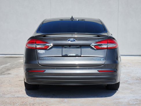 Used 2019 Ford Fusion Titanium FWD image 6
